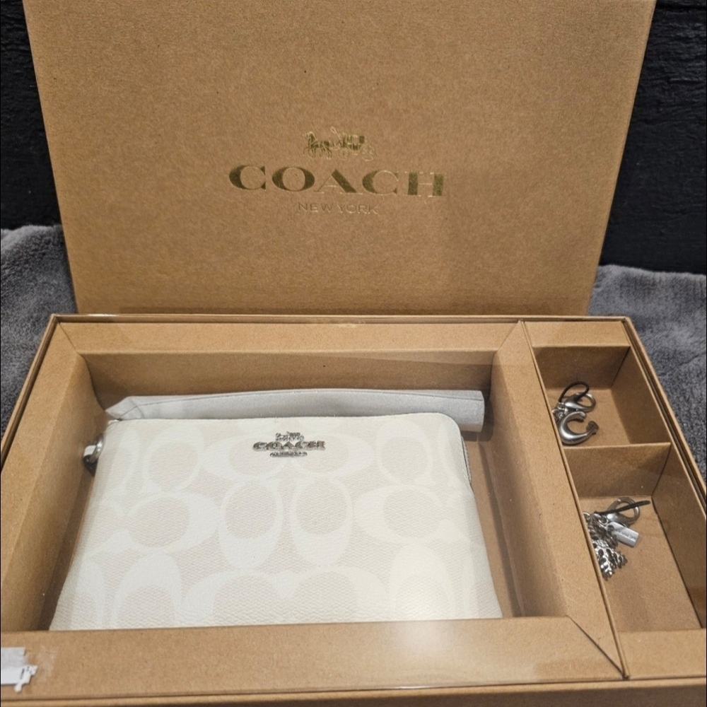 Coach Glacier White Multi Wristlet Set